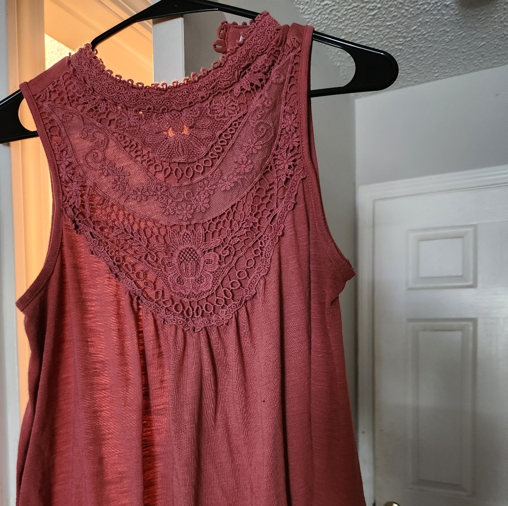 Mauve Juniors sz M sleeveless top